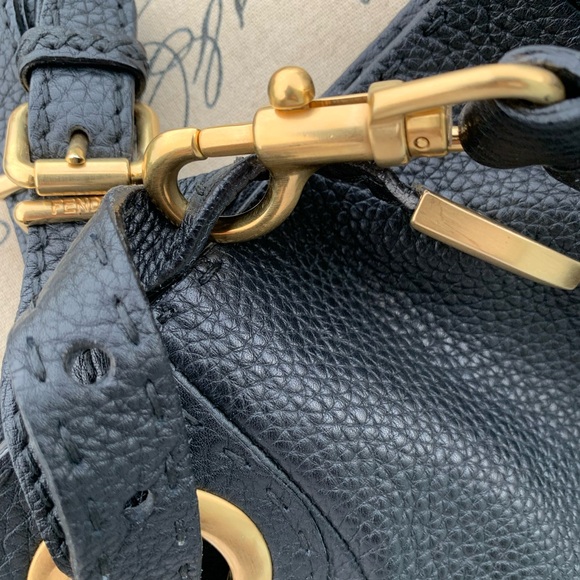 Fendi Bag in very good conditon - Picture 2 of 8